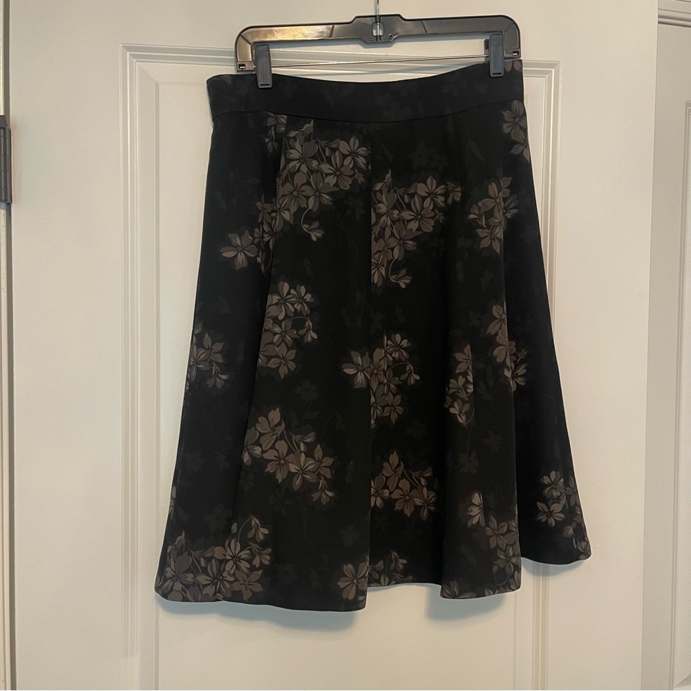 Ann Taylor Black and Dark Gray Flared Skirt (Knee Length)